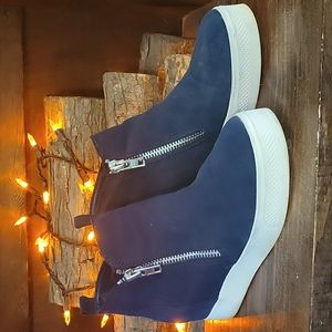 Steve Madden Navy wedge bootie